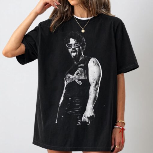 Joe Jonas Shirt, Jonas Brothers Vintage Tee, Retro Concert Graphic T-Shirt, Y2K Music Fan Gift, Pop Star Inspired Shirt