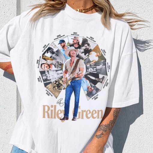 Riley Green Music T-Shirt: Vintage Country Music Fan Gift